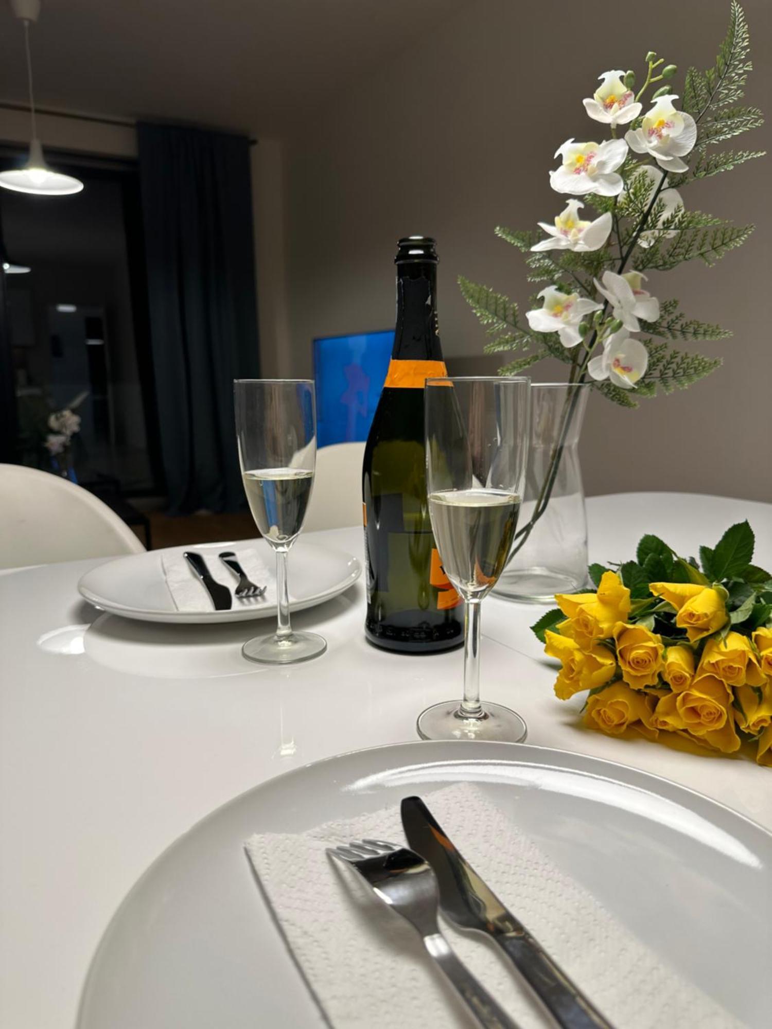 Apartment 4 Room, 2 Bath, Parking Praga Zewnętrze zdjęcie